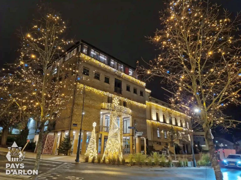 Illuminations de Noël de le centre-ville d'Arlon, près de l'hôtel de Ville